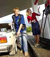 В ближайшие две-три недели литр бензина на заправках может подорожать еще на 30 копеек