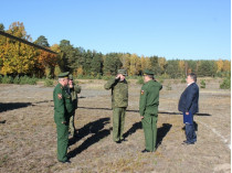 российские военные на территории новой базы