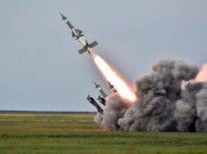 Выпустили десятки ракет: появилось зрелищное видео учений ВСУ возле Крыма