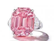 Самый красивый в мире розовый бриллиант продан на аукционе за 50 миллионов долларов (фото, видео)