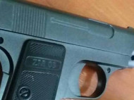 Стрельба в харьковской школе: в сеть попало фото пистолета