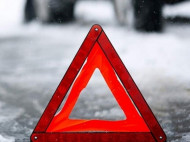 Первый снег в Киеве: водители могут обратиться за помощью на горячую линию