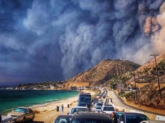 Вид на пожар с побережья