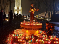 Зажги свечу: в Украине вспоминают жертв Голодомора (видео)
