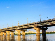 В Киеве на одном из мостов еще на месяц ограничат движение