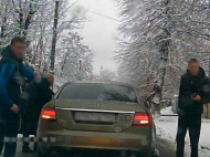 В Калуше трое мужчин на авто с российскими номерами избили ветерана АТО 