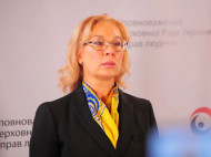 Нелегкий крест: омбудсмен Денисова потеряла сознание во время выступления Порошенко (видео)