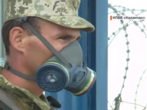 Украинский пограничник на КПВВ «Каланчак»