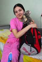 «17-летняя воспитанница нашего детского дома нашла у себя в груди опухоль. Киевские врачи ее успешно удалили. Я надеюсь, девочка забудет о том, что болела»