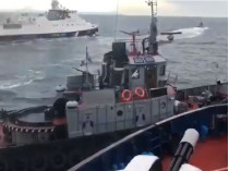 Таран украинского судна