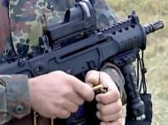 "Укрзалізниця" покупает штурмовые винтовки и пистолеты-пулеметы с глушителем