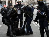 Протесты в Париже: почти тысяча арестованных, более сотни раненых