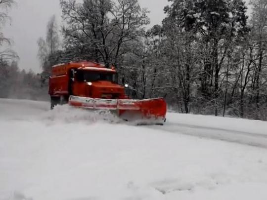 Уборка снега на дорогах