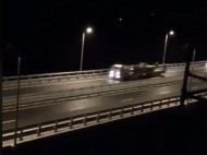 Для того и строили: офицер ВСУ показал новое видео переброски военной техники по Крымскому мосту