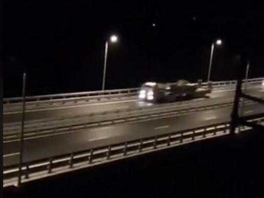 Военная техника на Крымском мосту