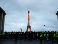 «Размазать печень митингующего по асфальту»: дочь Пескова возмутила сеть постом о протестах во Франции