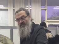 Священнослужитель устроил скандал в аэропорту Запорожья: детали инцидента (фото)