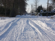 Необъяснимо, но факт: под Ичней в снегопад устроили ремонт дорог (видео)