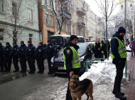 Полиция задержала вооруженных людей в центре Киева