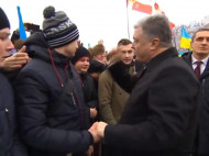 "Творцы истории": Порошенко поблагодарил людей, собравшихся на Софийской площади