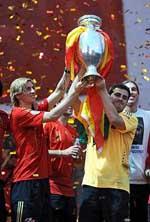 Заработавшая на турнире 23 миллиона евро сборная испании спустя 44 года вновь стала сильнейшей в европе