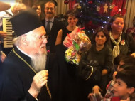 Не деньгами, а конфетами «Рошен»: патриарх Варфоломей рассказал о «благодарности» за автокефалию (видео)