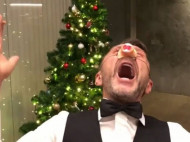 Надел маску свиньи и сплясал под елкой: Шнуров поделился откровениями о встрече Нового года (видео)