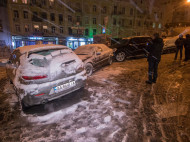 Осторожно, снегопад: в центре Киева за 20 минут столкнулись пять автомобилей