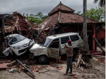 Разрушения после цунами в Индонезии