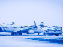 Аэропорт в снегу