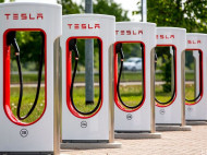 В Украине появятся станции Tesla Supercharger: что об этом известно 