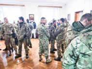 В Одессе за работой следственной комиссии по делу Гандзюк «присматривают» люди в камуфляже
