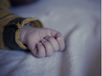 рука младенца