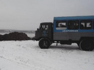 Боевики расстреляли автомобиль с сотрудниками компании "Вода Донбасса": есть раненые
