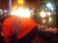 Во Львове мужчина повесился на светофоре (видео)