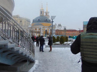Приковали к лестнице: подробности необычного ограбления в центре Киева (фото)