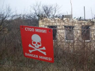 Боевики спешно минируют территорию на Донбассе: что об этом известно