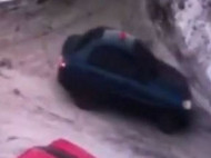 Нападение на полицейского в Харькове: появилось видео побега злоумышленников