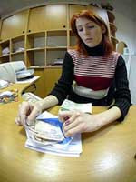 В украине ежегодно около 310 миллиардов гривен заработной платы выдают «в конвертах»