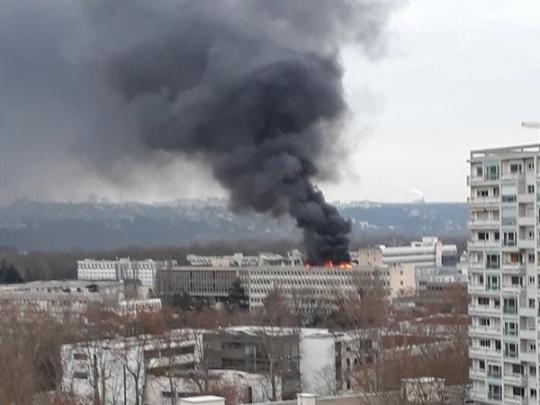 Фото горящего здания