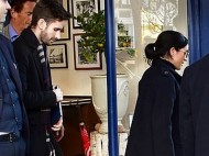 Меган Маркл в рваных джинсах засекли в ресторане с ее новым помощником (фото) 