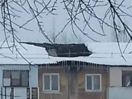 На оккупированной территории Донбасса под тяжестью снега массово обрушаются крыши. Есть пострадавшие (фото)