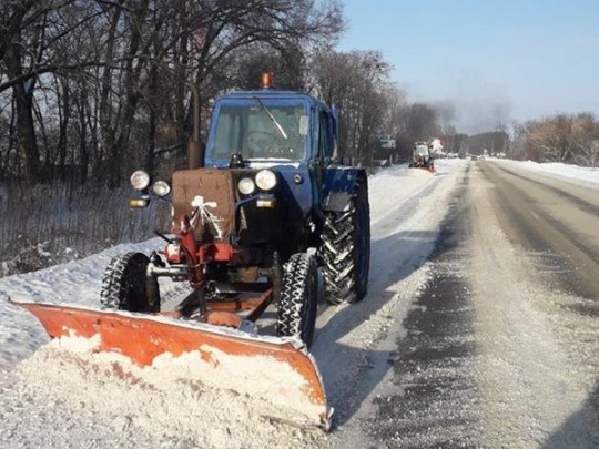 Расчистка снега под Киевом