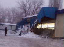 Шахтерск, обрушение крыши магазина