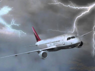 В США молния ударила в самолет с 153 пассажирами на борту (видео)