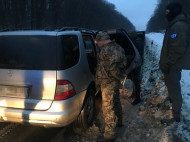 СБУ обезвредила военного, который поставлял оружие уголовникам (фото)