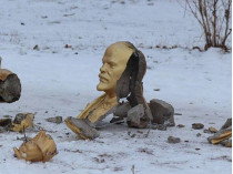 Падение памятника Ленину