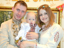 Олег Супруненко с женой и сыном