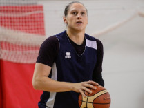 Первая в истории украинка подписала контракт с клубом женской НБА