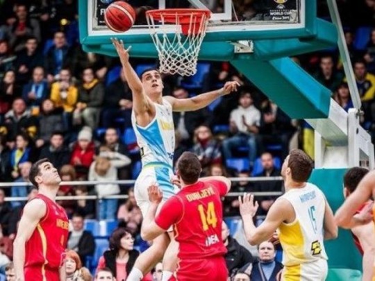 Сборная Украины лишилась шансов выйти на чемпионат мира, проиграв дома Черногории (видео)